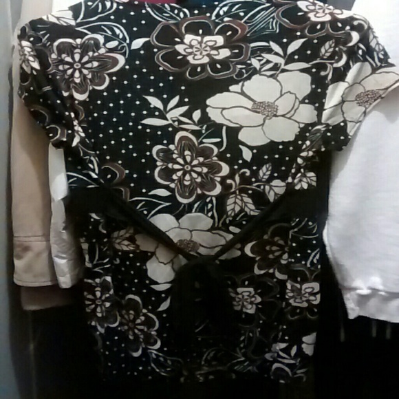 Top - Picture 2 of 2