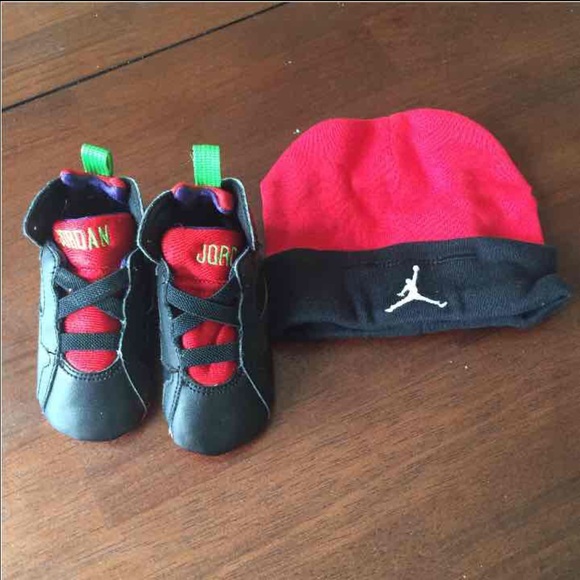 Baby jordans crib shoe