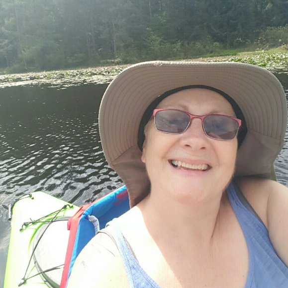 Meet your Posher, Laura - Picture 1 of 1