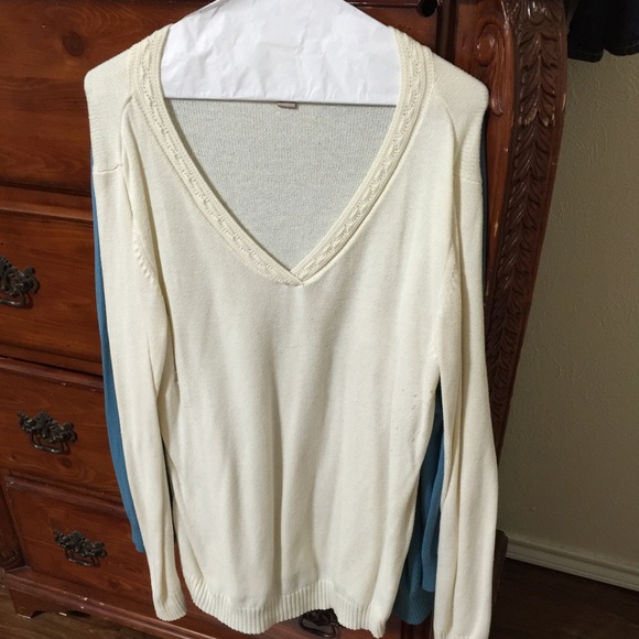 Women's sweater