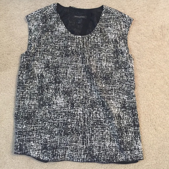 🎀Banana Republic Sleeveless Cut Back Top NWOT🎀