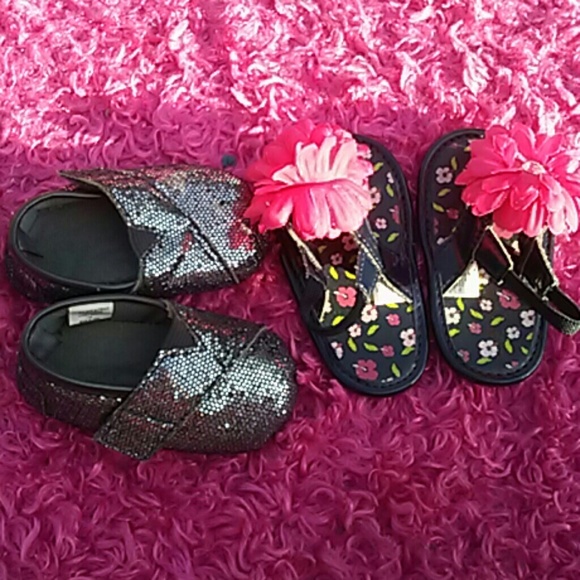 2 pair little girl shoes - Picture 1 of 1