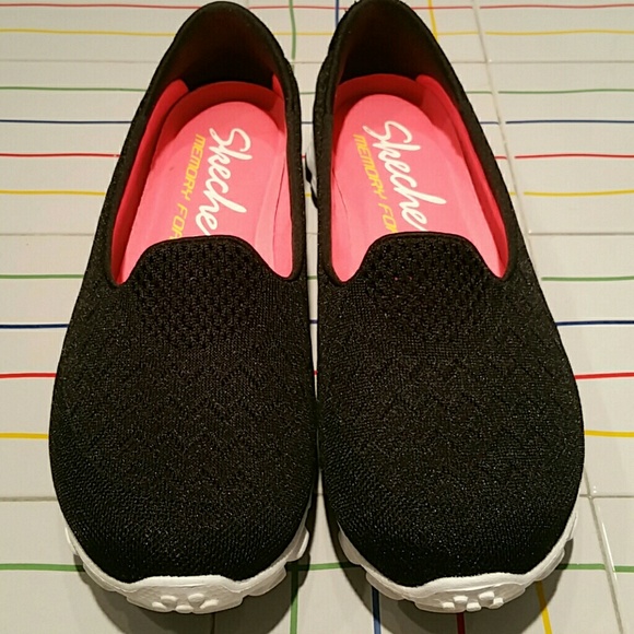 Practically brand new skechers memory foam slip on