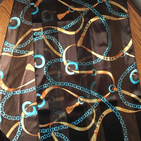 Scarf - Picture 1 of 4