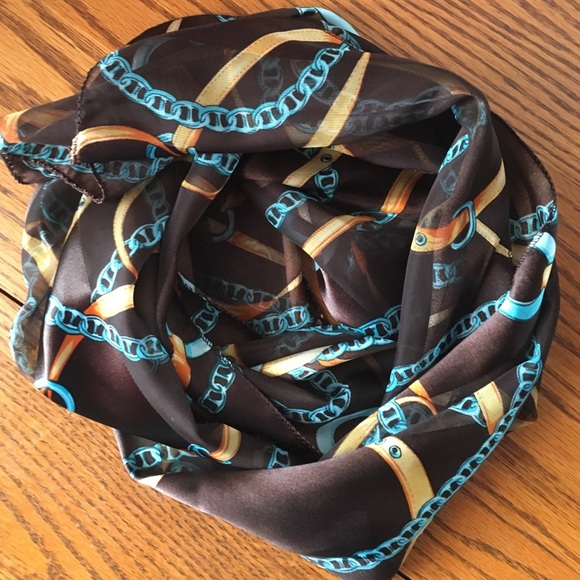 Scarf - Picture 2 of 4