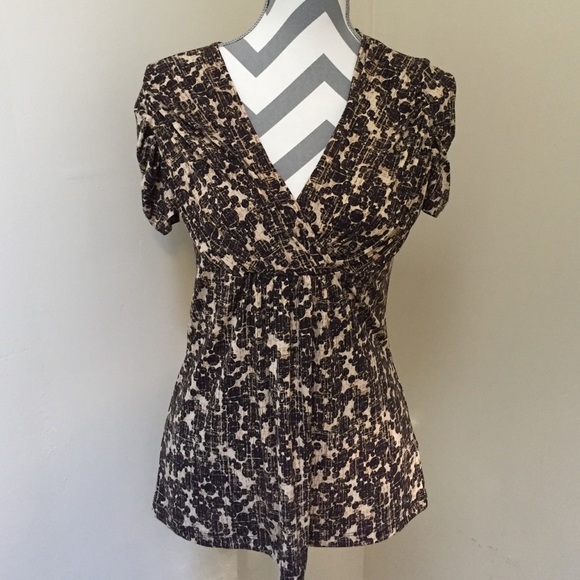 NY&Co Short-sleeve Faux Wrap Top - Size S
