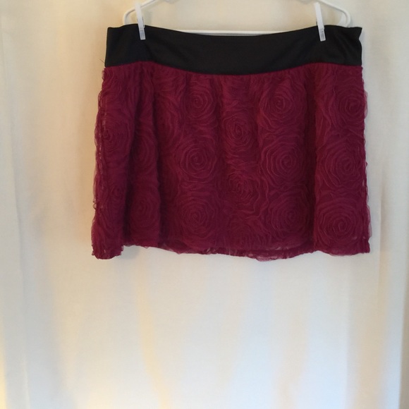 Lace skirt