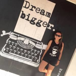 Meet your Posher, Daniela