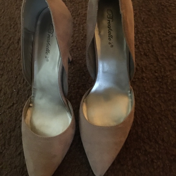 Heels - Picture 2 of 3