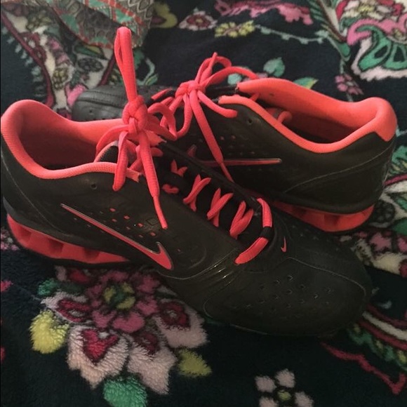 Nike running shoes size 6
