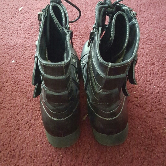 Guess boots. - Picture 4 of 4