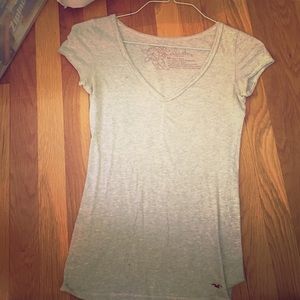 Hollister casual V-neck size M