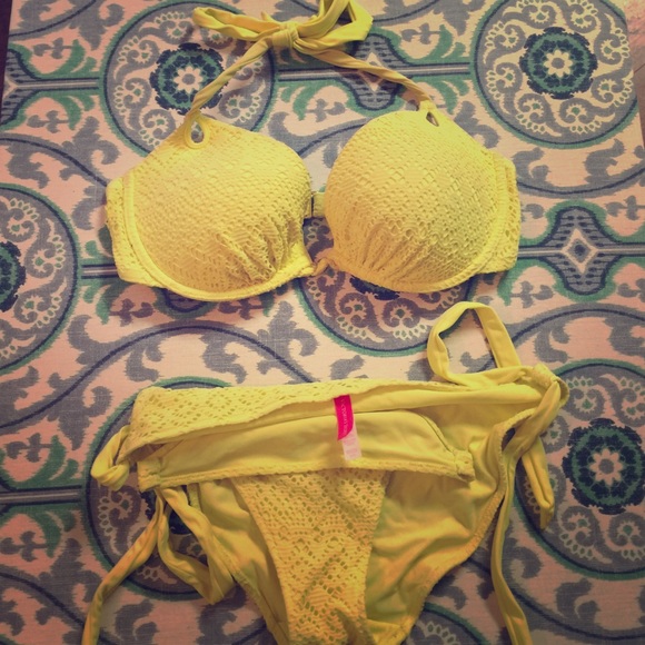 36 D Victoria Secret Bathing Suit