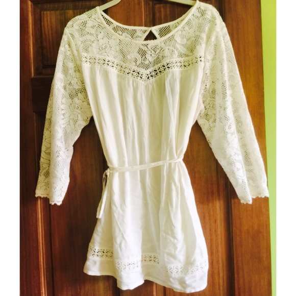 100% Rayon Lace White Tunic - Picture 3 of 4