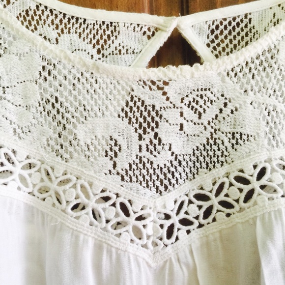 100% Rayon Lace White Tunic - Picture 4 of 4