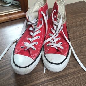 Red Converse high tops m6 L8