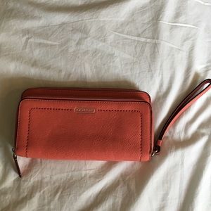 🍑SALE🍑Coach coral pebble leather wallet