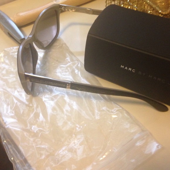 Marc by Marc Jacobs Sunglasses - Picture 4 of 4