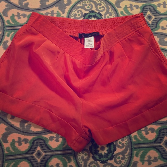 SOLD ❌ Orange shorts