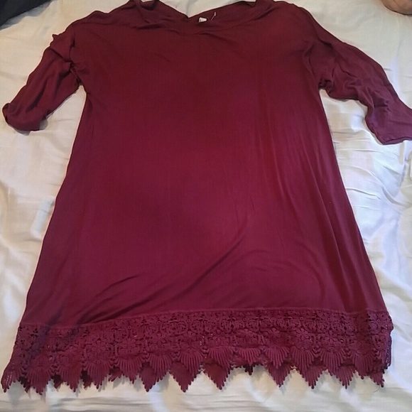Burgundy piko tunic with crocheted trim