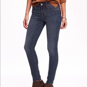 Old Navy Mid Rise Rockstar Jeans w Built-in Sculpt