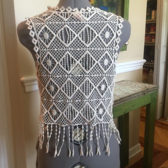 Threaded Vest - Picture 2 of 2