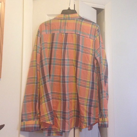 Old Navy plaid button up - Picture 4 of 4