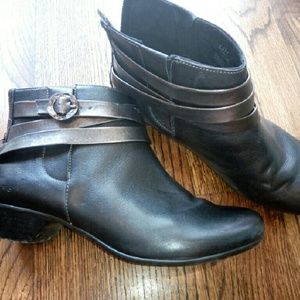 Taos Black booties