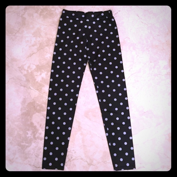 Black and white polka dot leggings