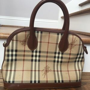 Vintage Burberrys Alma bag. Some scuffs/scratches