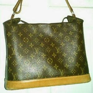 REDUCED PRICE!!!!!   Louis Vuitton Purse