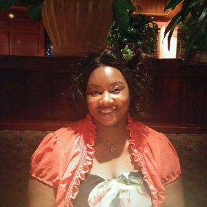 Meet your Posher, Antionette