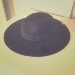 Black fedora