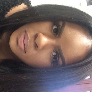 Meet your Posher, Shakerra