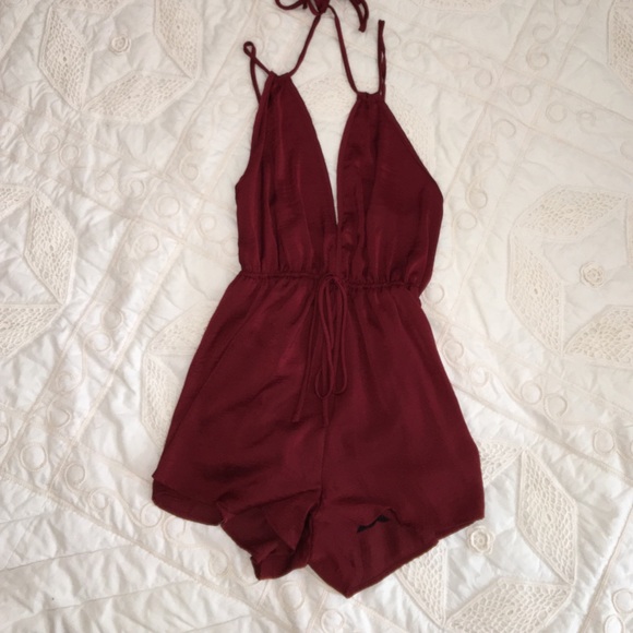 SOLD‼️NWT red satin tie cute romper small