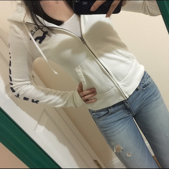 Hollister Tops - Hollister sweater XS perfect condition