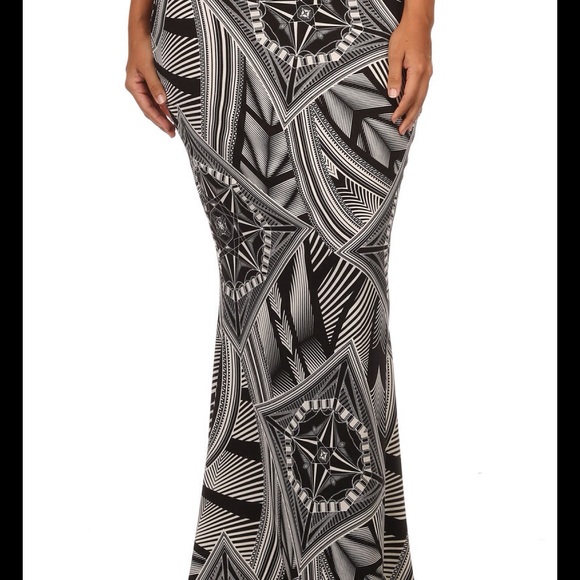 B/W Skirt Maxi