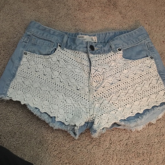 Lacy detail shorts