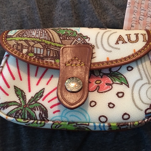 Dooney and Bourke Aulani print wristlet