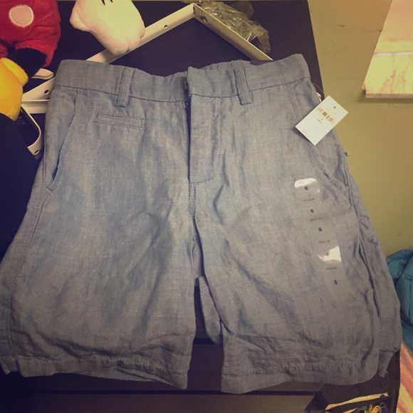 Boys size 6 gap cotton and linen shorts.