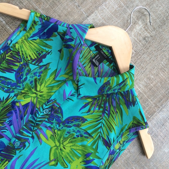 Forever 21 sleeveless top - Picture 2 of 3