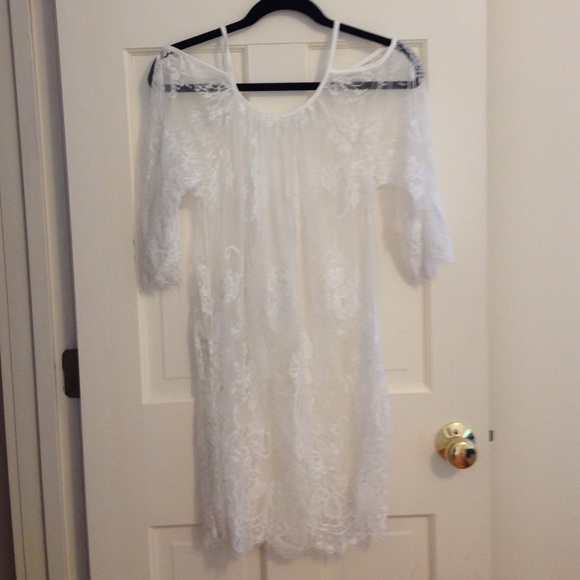 NWOT lace coverup - Picture 2 of 3