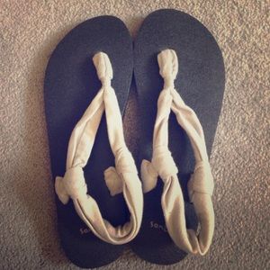 Sanuk sandals