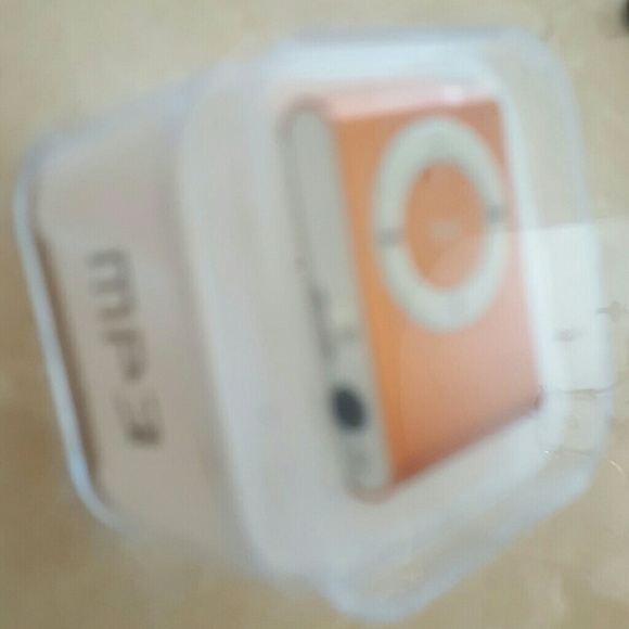 Mp3 player. Clip on Orangeettalic. Brand new - Picture 3 of 4