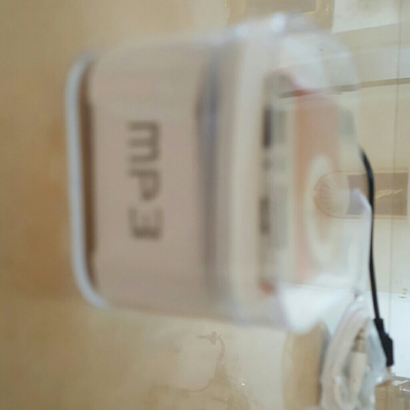 Mp3 player. Clip on Orangeettalic. Brand new - Picture 4 of 4