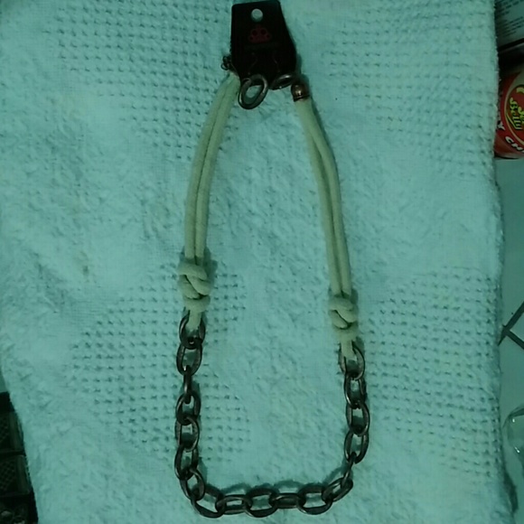 Fashion jewelry necklace and earrings