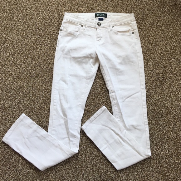 White skinny jeans