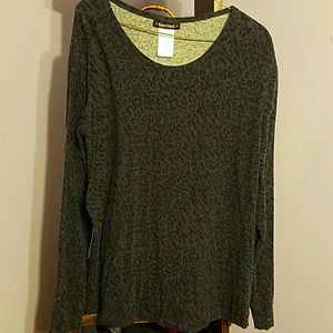 Gray leopard print top