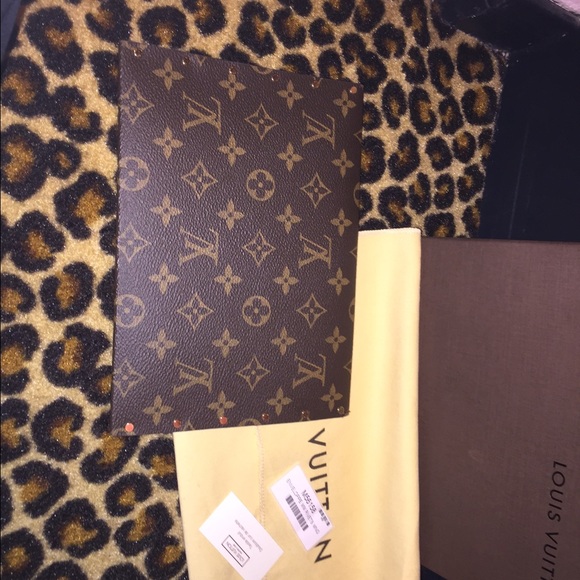 Louis Vuitton Rivets Envelope - Picture 2 of 4