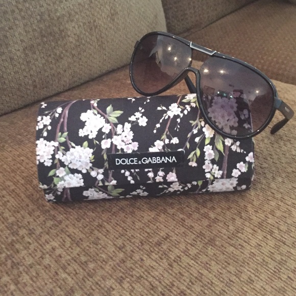 Dolce & Gabbana black aviators